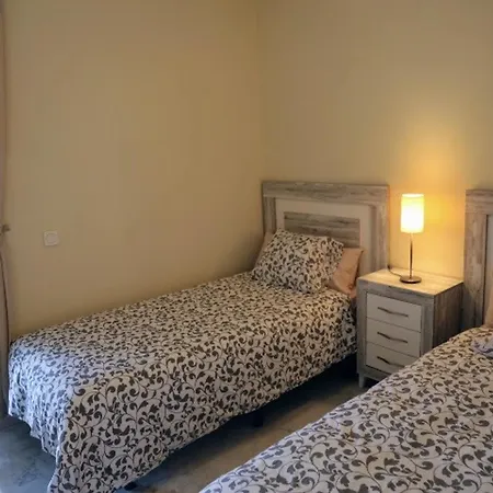 With 2 Bedrooms In Benalmadena, With Pool Access And Terrace Apartment *